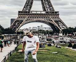 Mike likes travels and uses to meet his supporters and collaborate with other social media personalities.